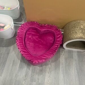 Heart shaped pet bed., pillow insert is removable for washing. Great condition